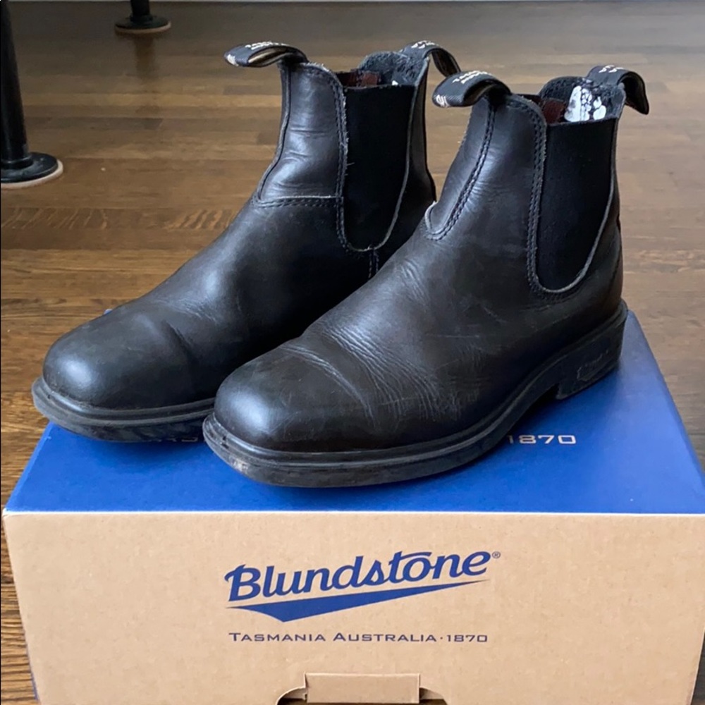 Women’s 8.5 Blundstone Dress Chelsea Boot BL063